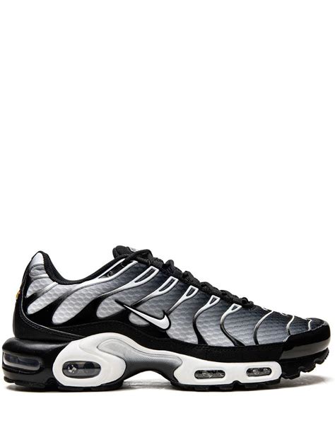 Nike Air Max black silver